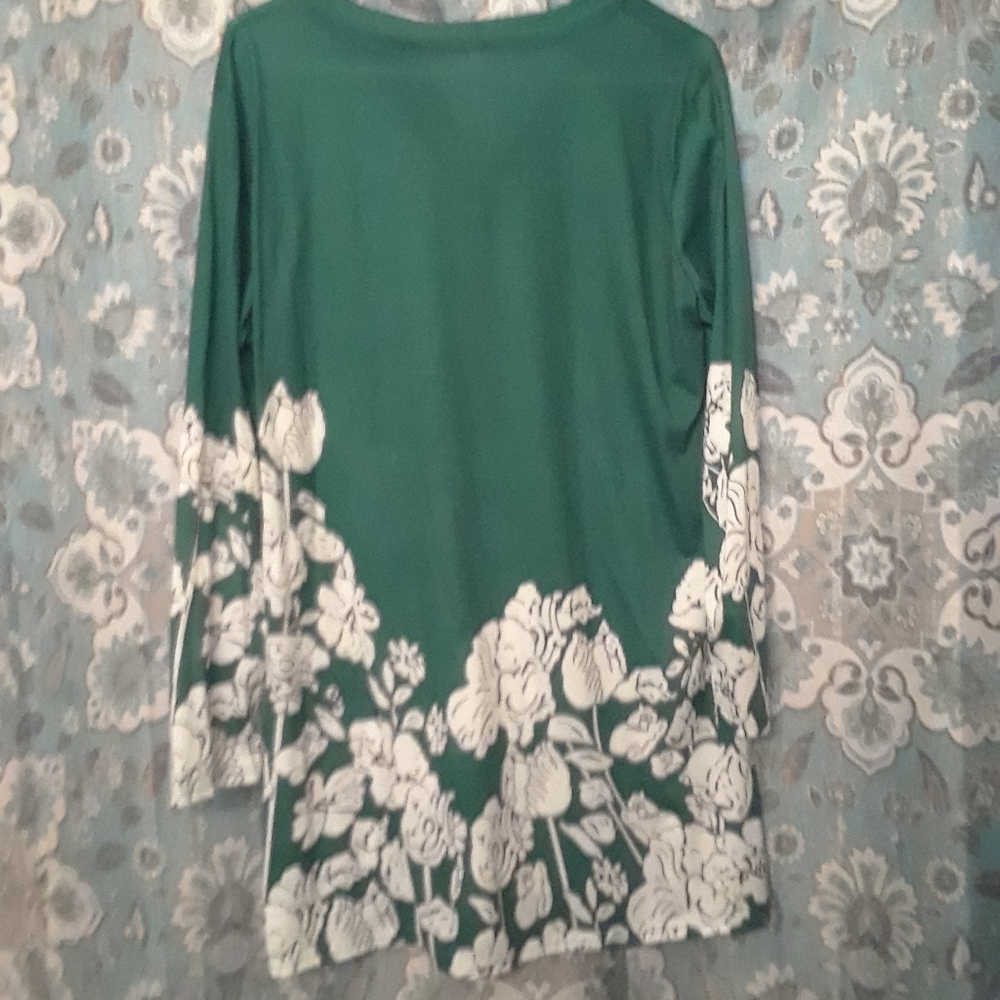 Tunic - Picture 2 of 3